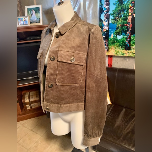 Boden olive green corduroy jacket. New condition. Size M. - Picture 2 of 8